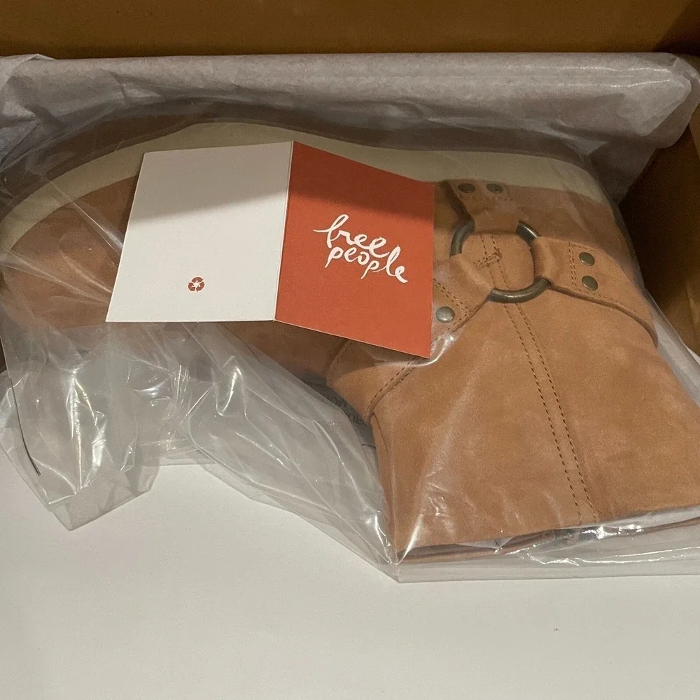 New Free People Brayden Harness Boot Festival‎ Gorpcore 9.5 Tan Western Platform